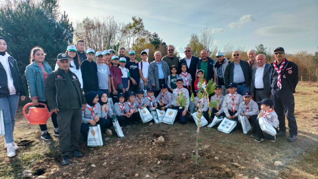 'Geleceğe Nefes Cumhuriyete Nefes Projesi' Kapsamında Ağaç Dikme Etkinliği