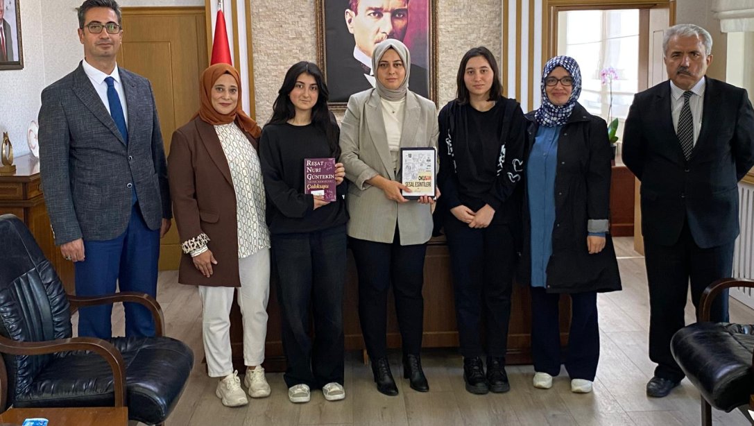 Okusam Projesi Kapsamında Kaymakamımız Sn.Merve KARTAL'a Kitap Takdimi